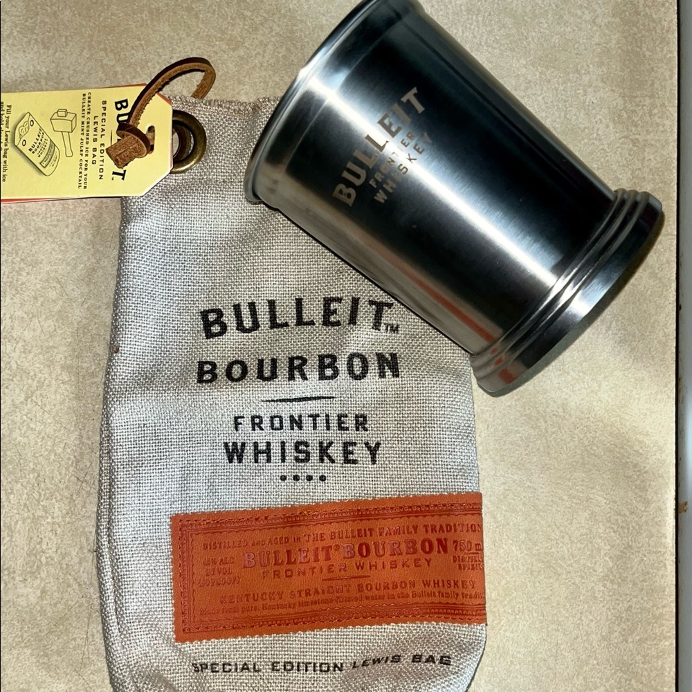 BULLEIT SPECIAL EDITION LEWIS BAG & MINT JULEP CUP